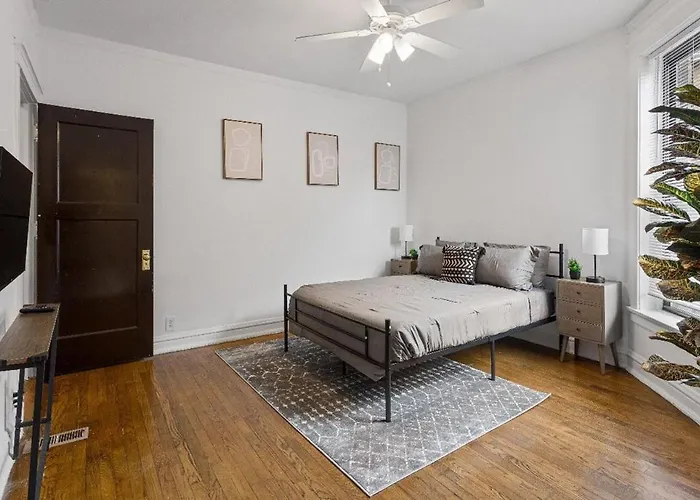Charming 3br Escape In The Heart Of Hyde Park Apartment *
